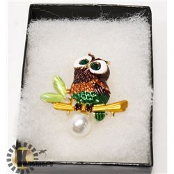 OWL BROOCH WITH A FAUX PEARL