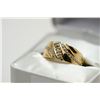Image 3 : 25) 10KT YELLOW GOLD DIAMOND RING, SIZE 10