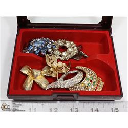 JEWELLERY BOX WITH VINTAGE BROOCHES AND CUFFLINKS