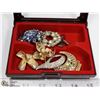 Image 1 : JEWELLERY BOX WITH VINTAGE BROOCHES AND CUFFLINKS