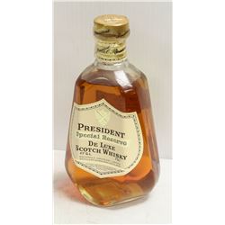 DE LUXE PRESIDENT SPECIAL RESERVE SCOTCH WHISKEY.