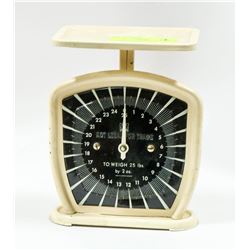 VINTAGE WEIGH SCALE