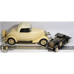 ESTATE BOX WITH 2 VINTAGE COLLECTIBLE