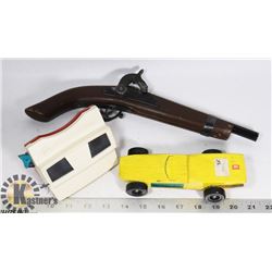 BOX W/ VINTAGE TOYS INCL. PARRIS WOOD