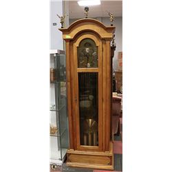 VINTAGE WOOD 7' TALL GRANDFATHER CLOCK. FURNITURE