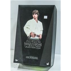 HOT TOYS 1:6 SCALE LUKE SKYWALKER HIGH DETAIL