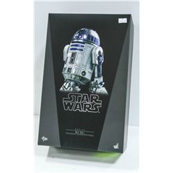 HOT TOYS 1:6 SCALE R2 D2 HIGH DETAIL ACTION FIGURE