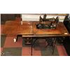 Image 1 : ANTIQUE SINGER TREDDLE SEWING MACHINE IN OAK