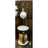 Image 1 : VINTAGE HOLLYWOOD REGENCY SIDE TABLE/LAMP WITH 24K