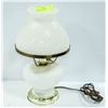 Image 1 : VINTAGE HOBNAIL MILK GLASS TABLE LAMP