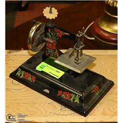 VINTAGE METAL HANDPAINTED CHILDRENS SEWING MACHINE