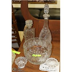 LARGE PINWHEEL CRYSTAL BOWL WITH 4 PIECES OF CUT