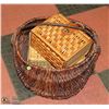 Image 1 : LOT OF ASSORTED WICKER BASKETS/CASES