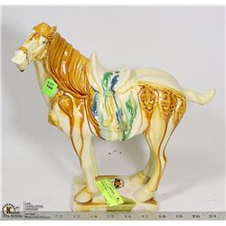 CERAMIC CAMEL ORNAMENT