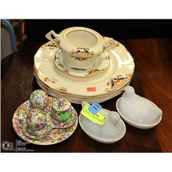 PAIR MILK GLASS HEN ON NEST 5" EA