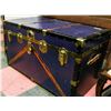 Image 1 : CHRISTIE TRUNK WITH INSIDE SHELF (MADE IN CANADA)