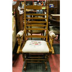 MAPLE PETIT POINT GLIDER ROCKER - ORIGINAL FUR