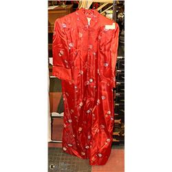 WOMENS RED SIZE 32 KIMONO.