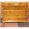 Image 1 : VINTAGE PINE MAGAZINE STAND
