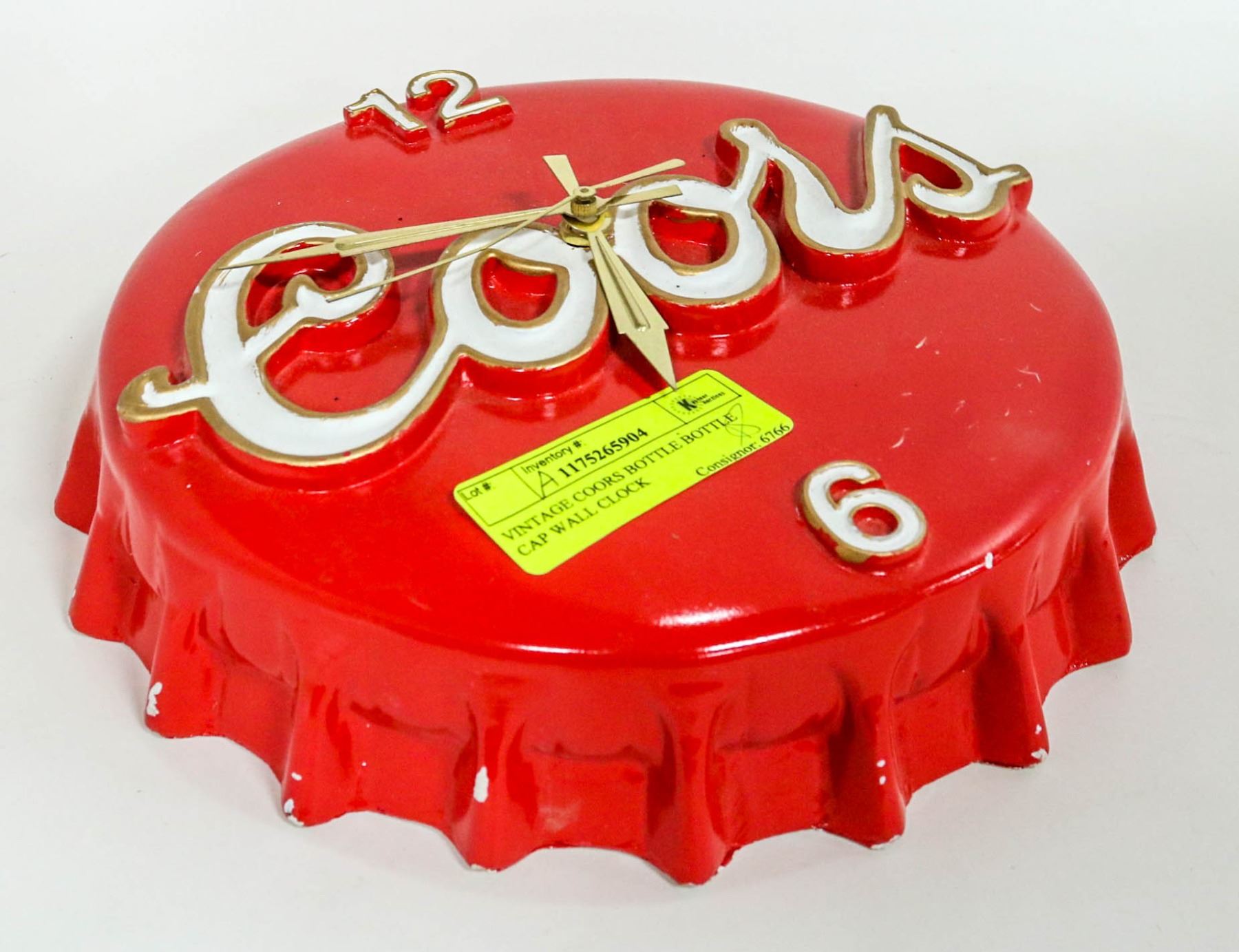 VINTAGE COORS BOTTLE BOTTLE CAP WALL CLOCK