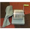 Image 1 : VINTAGE PAY MASTER 1950’S CHEQUE WRITER