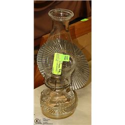 ANTIQUE OIL LAMP WITH WALL MOUNT AND