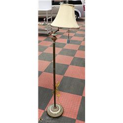 ANTIQUE STANDING FLOOR LAMP. WORKING CONDITION.