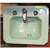 Image 1 : TURQUOISE PORCELAIN SINK WITH 2 CHROME LEGS