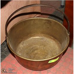 ANTIQUE BRASS POT WITH HANDLE