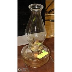 VINTAGE LAMP WITH FLUTE CHIMNEY