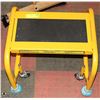 Image 1 : STEP STOOL ON CASTROS - HEAVY DUTY