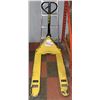 Image 1 : YELLOW PALLET JACK 5,500 LBS.