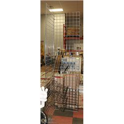 FOLDING DISPLAY GRID WITH HANGING SHELVES AND