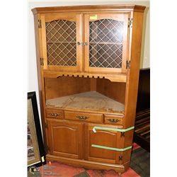 6' WOODEN CORNER CABINET - 4 DOORS - 1 SHELF