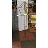 Image 1 : FOLDABLE AND ADJUSTABLE MUSIC STAND