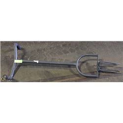 HAND POWERED DIRT CLAW