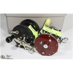 MINI TOTE WITH 2 FISHING REELS