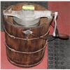 Image 1 : VINTAGE ICE CREAM MAKER
