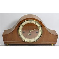 VINTAGE CLOCK (WORKS)