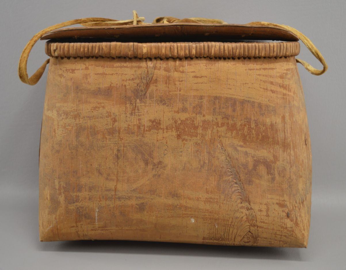 NATIVE AMERICAN BIRCH BARK CONTAINER