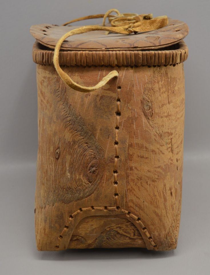 NATIVE AMERICAN BIRCH BARK CONTAINER