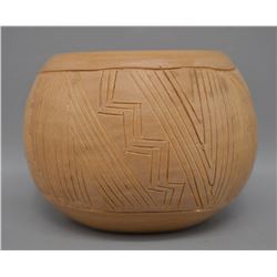 NATIVE AMERICAN SAN JUAN POTTERY BOWL BY TOMASITA MONTOYA AND DOMINIGUIA SISNEROS