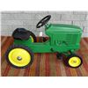Image 2 : VINTAGE ERTL JOHN DEERE PEDAL TRACTOR