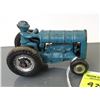 Image 2 : ARCADE CAST IRON FARM TRACTOR