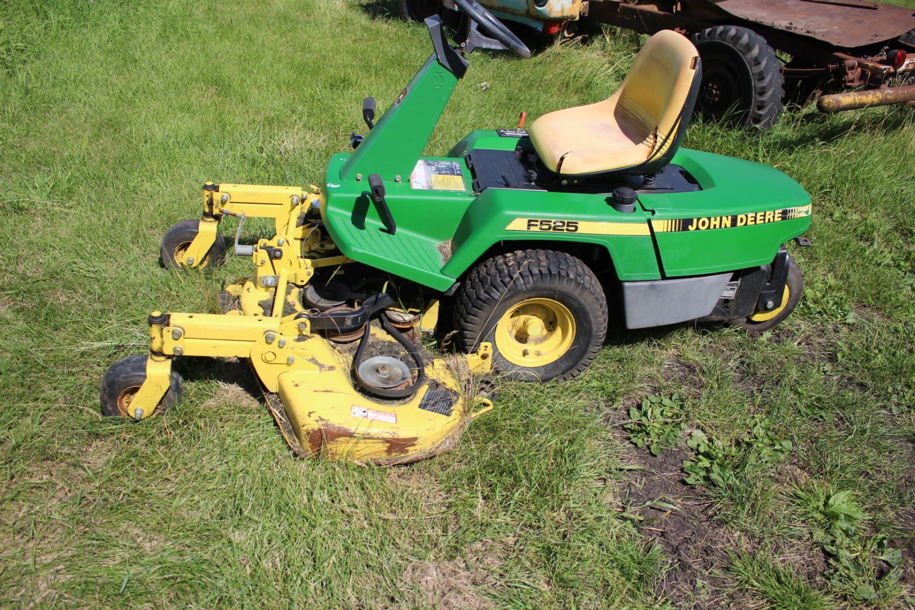 John Deere F525 Zero Turn Mower