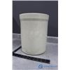 Image 2 : Made in Canada No.2 Stoneware Crock
