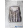 Image 2 : Assorted Screwdrivers in Plastic Tool Tray