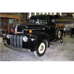 Ford V-8 truck 1946 ½ ton pick up