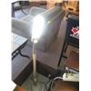 Image 1 : HOT LIGHT FLOOR LAMP