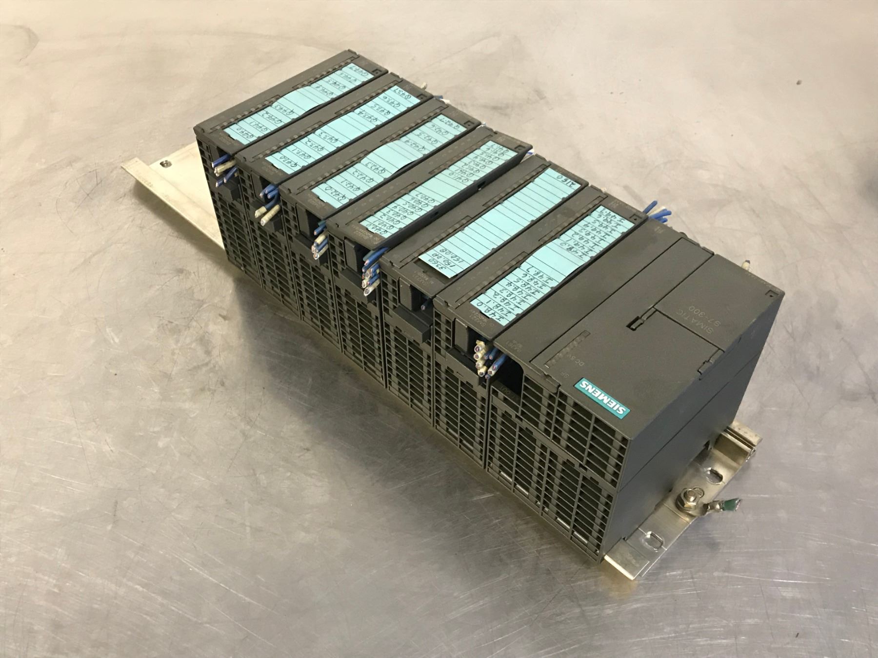SIEMENS S7-300 6E7S 361-3CA01-0AA0 INTERFACE RACK W/ I/O MODULES